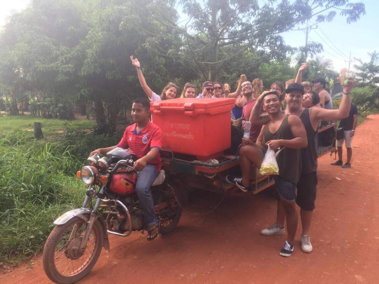 Yolo Hostel Siem Reap Exterior photo